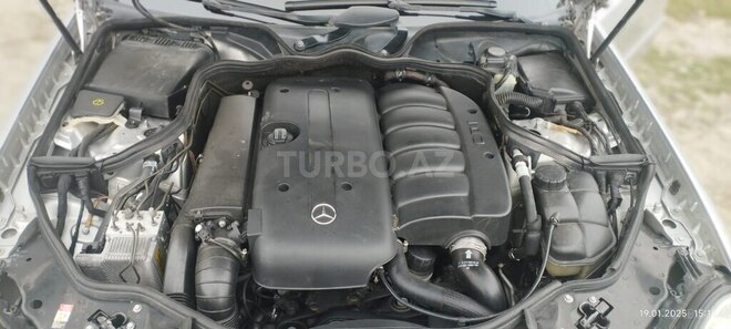 Mercedes E 270-15