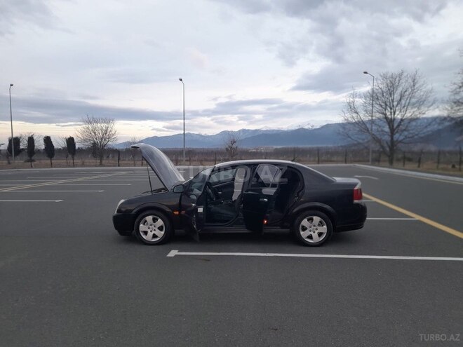 Opel Vectra 2003, 300,000 km - 2.2 l - Zaqatala
