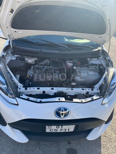 Toyota Aqua-2