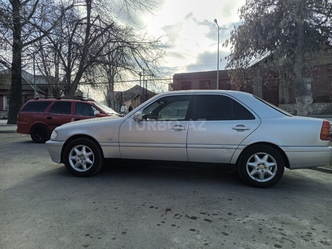 Mercedes C 220 1994, 280,000 km - 2.2 l - Gəncə