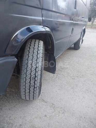 Ford Transit-5