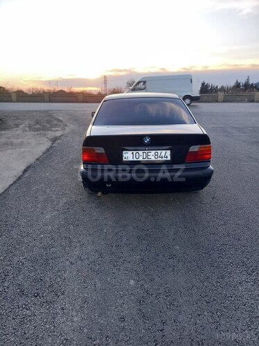 BMW 318 1992, 123,456 km - 1.8 l - Salyan