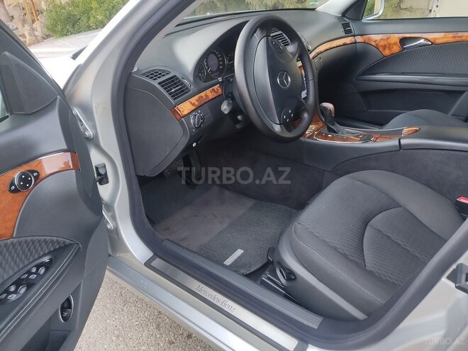 Mercedes E 240 2004, 180,000 km - 2.6 l - Bakı