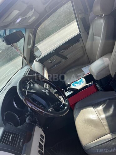 Mitsubishi Pajero 2010, 435,000 km - 3.5 л - Bakı