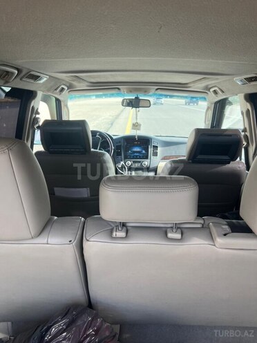 Mitsubishi Pajero 2010, 435,000 km - 3.5 л - Bakı