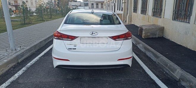 Hyundai Elantra 2016, 93,500 km - 2.0 l - Bakı