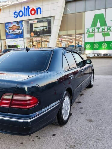 Mercedes E 220 d 2001, 449,000 km - 2.2 l - Bakı