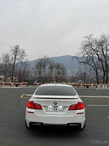 BMW 528 2014, 240,000 km - 2.0 l - Zaqatala