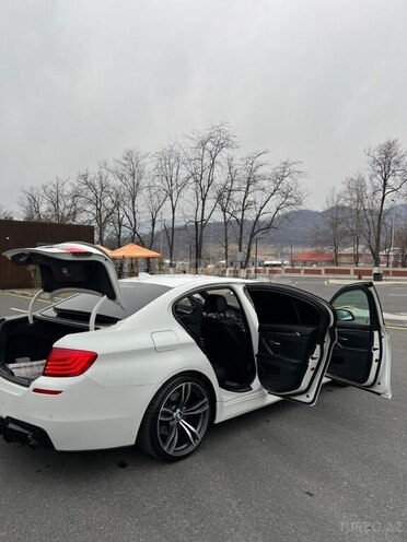 BMW 528 2014, 240,000 km - 2.0 l - Zaqatala