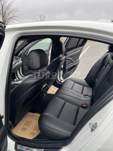 BMW 528 2014, 240,000 km - 2.0 l - Zaqatala