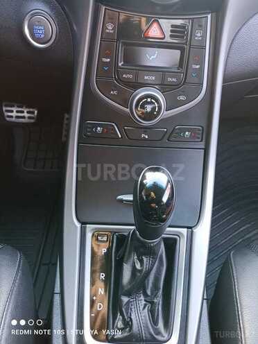 Hyundai Avante 2015, 118,800 km - 1.6 л - Bakı