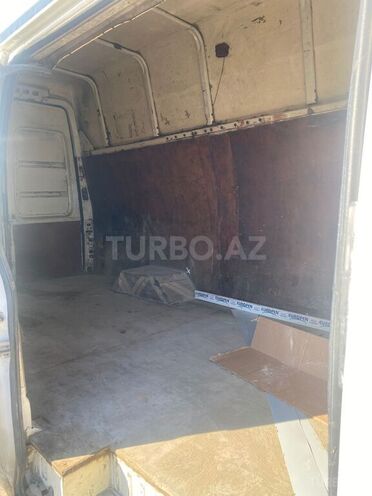Ford Transit-9
