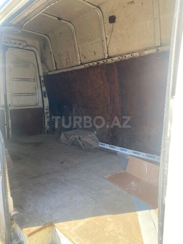 Ford Transit-8