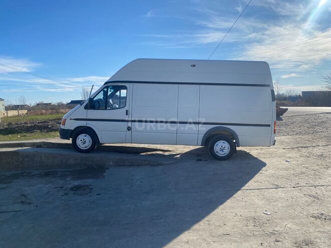 Ford Transit-3
