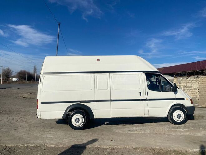 Ford Transit-5