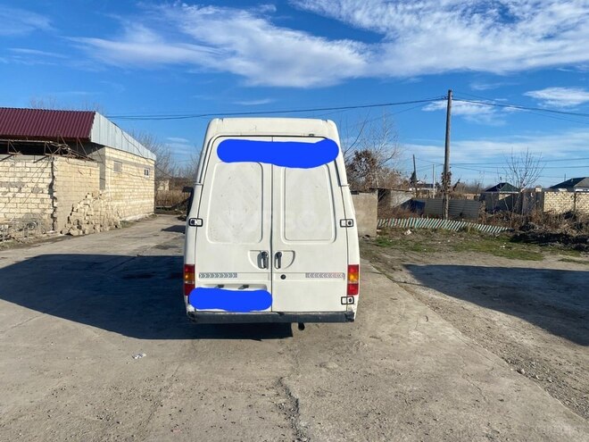 Ford Transit-2