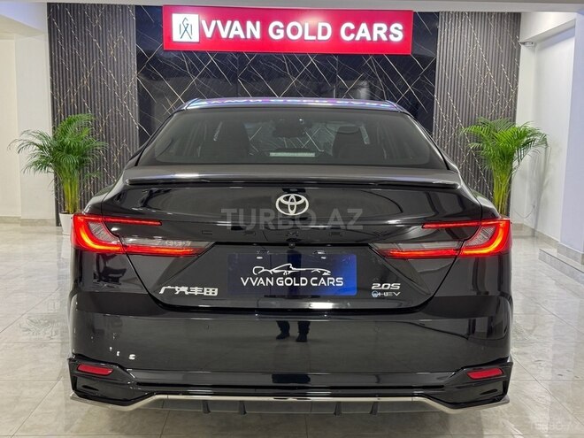 Toyota Camry-5