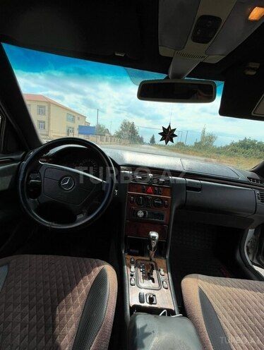 Mercedes E 220 d 1999, 324,495 km - 2.2 л - Goranboy