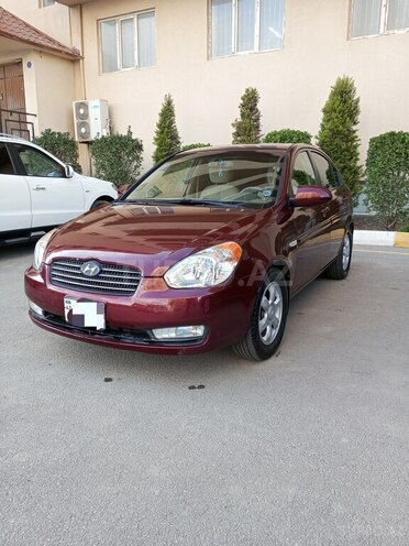 Hyundai Accent-4