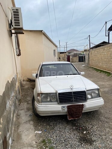 Mercedes E 200 1992, 258,000 km - 2.0 l - Sumqayıt