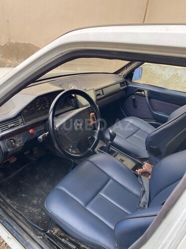 Mercedes E 200 1992, 258,000 km - 2.0 l - Sumqayıt