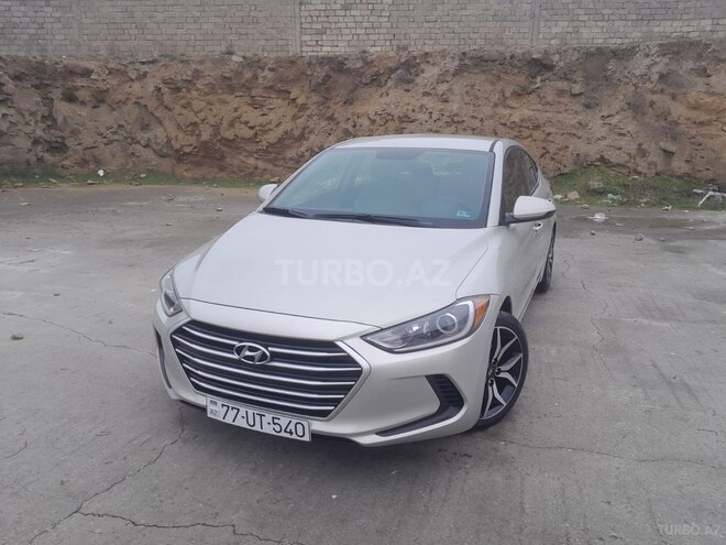 Hyundai Elantra-1