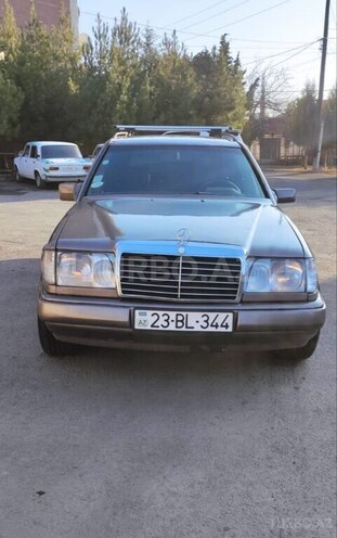 Mercedes E 230 1989, 415,000 km - 2.3 l - Zaqatala