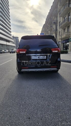 Kia Carnival-2