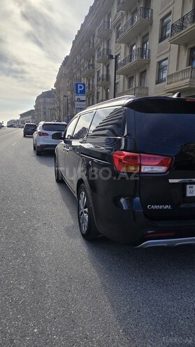 Kia Carnival-4
