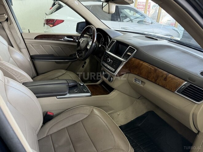 Mercedes GL 500 4MATIC-10