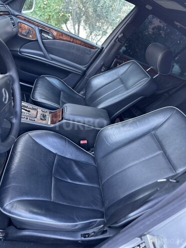 Mercedes E 220 d 2001, 412,000 km - 2.2 l - Bakı