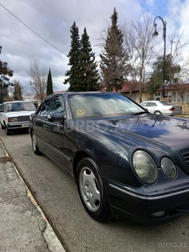 Mercedes E 270 2001, 410,000 km - 2.7 l - Bakı