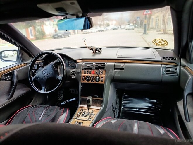 Mercedes E 270 2001, 410,000 km - 2.7 l - Bakı