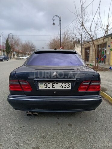 Mercedes E 270 2001, 410,000 km - 2.7 l - Bakı