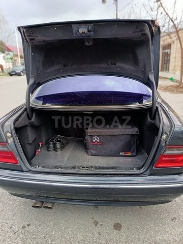 Mercedes E 270 2001, 410,000 km - 2.7 l - Bakı