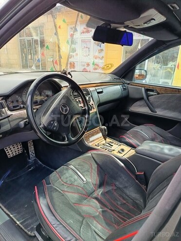 Mercedes E 270 2001, 410,000 km - 2.7 l - Bakı