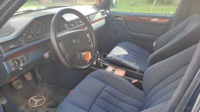 Mercedes E 230 1990, 999,900 km - 2.3 l - Astara