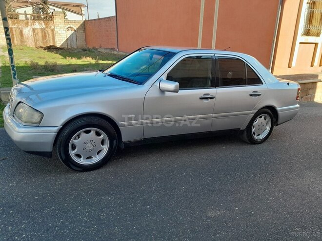 Mercedes C 220 1995, 220,000 km - 2.2 л - Bakı