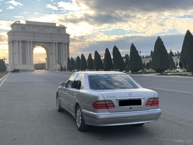 Mercedes E 240 1999, 295,000 km - 2.4 л - Gəncə