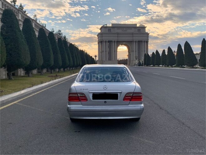 Mercedes E 240 1999, 295,000 km - 2.4 л - Gəncə