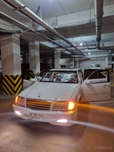 Mercedes C 230 1997, 241,000 km - 2.3 l - Bakı