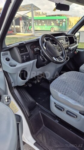 Ford Transit-9