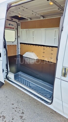 Ford Transit-16