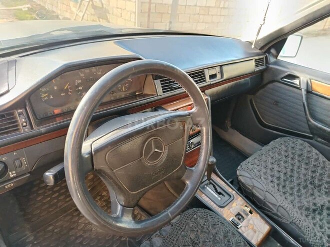 Mercedes E 250 1993, 393,939 km - 2.5 l - Sumqayıt