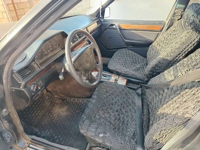 Mercedes E 250 1993, 393,939 km - 2.5 l - Sumqayıt