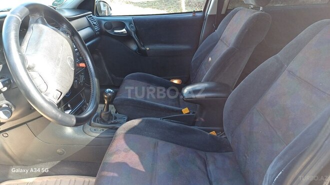 Opel Vectra 2000, 500,000 km - 1.6 l - Zaqatala