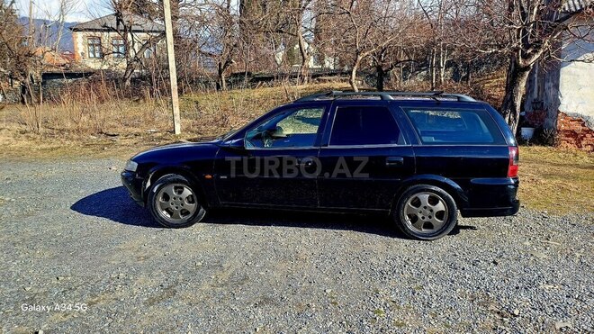 Opel Vectra 2000, 500,000 km - 1.6 l - Zaqatala
