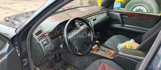 Mercedes E 240 1998, 651,042 km - 2.4 л - Astara
