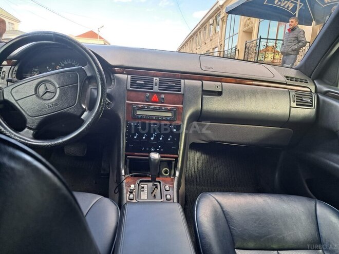 Mercedes C 230 1996, 125,000 km - 2.3 л - Qazax
