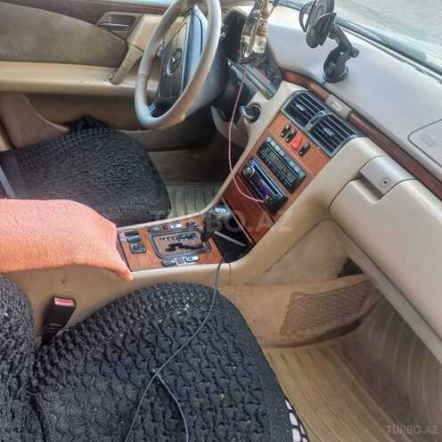 Mercedes E 240 1998, 432,417 km - 2.4 l - Bakı